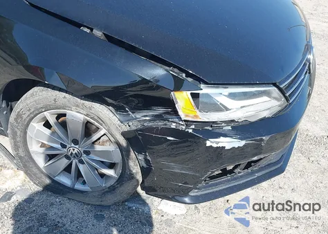 2015 Volkswagen Jetta 1.8T Se z USA, uszkodzony, nr VIN 3VWD17AJ3FM301301